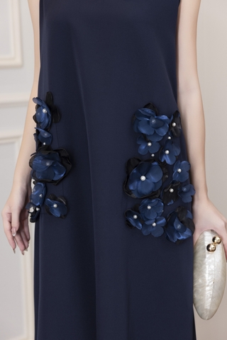 Váy Đầm Nữ Maxi Suông Sát Nách Cổ Tim Lụa Dày Đính Hoa 3D Sang Trọng Đi Tiệc - D12880LW01