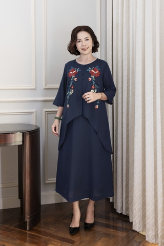 M COLLECTION | Váy Đầm Nữ Trung Niên Tặng Mẹ, Bà Suông Cotton Cát Thêu Hoa Hè Cổ Tròn Tay Lỡ D12978LW01