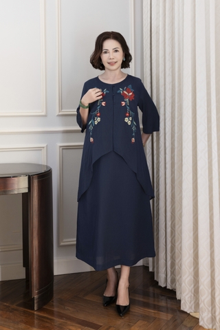 M COLLECTION | Váy Đầm Nữ Trung Niên Tặng Mẹ, Bà Suông Cotton Cát Thêu Hoa Hè Cổ Tròn Tay Lỡ D12978LW01