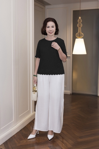 M COLLECTION | Áo Kiểu Nữ Trung Niên Tặng Mẹ Ren Lưới Thêu Hoa Lót Lụa Cổ Tròn Tay Ngắn A12702LW01