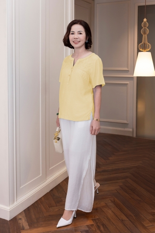 M COLLECTION | Áo Kiểu Nữ Trung Niên Tặng Mẹ Lụa Hàn Phối Ren Lưới Thêu Hoa Cài Nút Tay Ngắn A10955