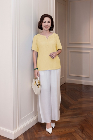 M COLLECTION | Áo Kiểu Nữ Trung Niên Tặng Mẹ Lụa Hàn Phối Ren Lưới Thêu Hoa Cài Nút Tay Ngắn A10955