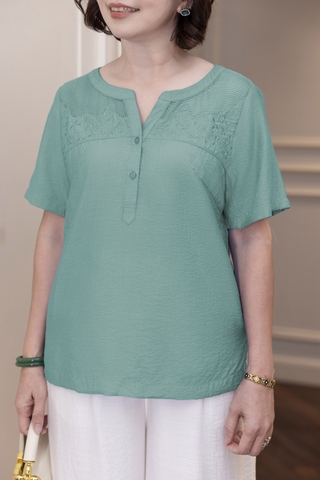 M COLLECTION | Áo Kiểu Nữ Trung Niên Tặng Mẹ Lụa Hàn Phối Ren Lưới Thêu Hoa Cài Nút Tay Ngắn A10955