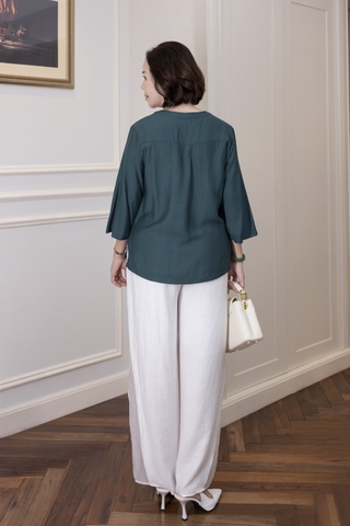 M Collection | Áo Kiểu Trung Niên Tặng Mẹ Cổ Tròn Cài Nút Tay Lỡ Thêu Hoa Chất Vải Lụa Hàn A13107LW01