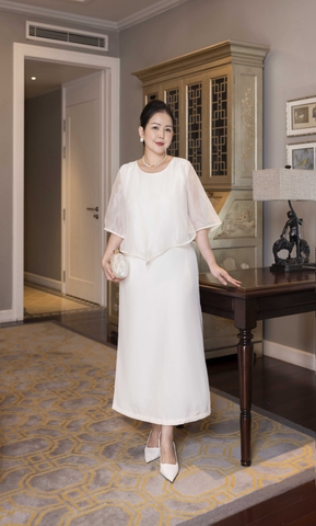 M COLLECTION | Váy Đầm Nữ Trung Niên Tặng Mẹ Phom Suông Cổ Tròn Lụa Dày Phối Choàng Tơ Hàn D13099LW01