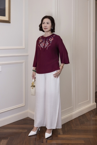 M Collection | Áo Kiểu Trung Niên Tặng Mẹ Cổ Tròn Cài Nút Tay Lỡ Thêu Hoa Chất Vải Lụa Hàn A13107LW01