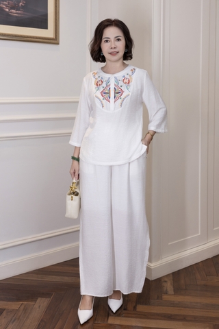 M Collection | Áo Kiểu Trung Niên Tặng Mẹ Cổ Tròn Cài Nút Tay Lỡ Thêu Hoa Chất Vải Lụa Hàn A13107LW01