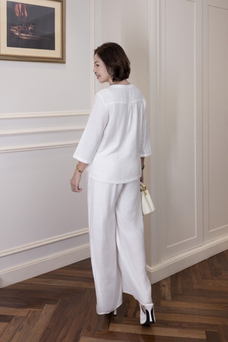 M Collection | Áo Kiểu Trung Niên Tặng Mẹ Cổ Tròn Cài Nút Tay Lỡ Thêu Hoa Chất Vải Lụa Hàn A13107LW01