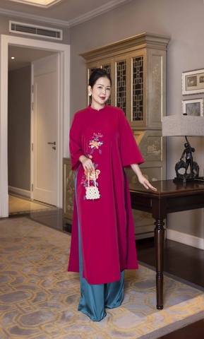 M COLLECTION | Áo Dài Tiệc Trung Niên Tặng Mẹ Mẫu Hương Phom Suông Cổ Trụ Lụa Dày Thêu Hoa L13069LW01