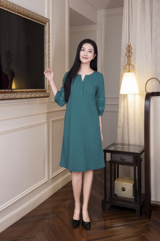 SWANLAKE | Váy Đầm Nữ Suông Cổ Trụ Cài Nút Vải Linen Tay Lỡ Phồng Thêu Hoa Phối Lưới Công Sở D12815LW01