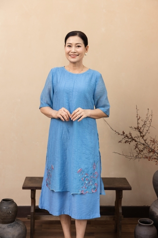 M Collection | Váy Đầm Trung Niên Tặng Mẹ Phom A Hai Lớp Cổ Tròn Tay Lỡ Chất Liệu Xốp Hàn Thêu Hoạ Tiết - D12311LW01