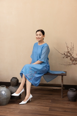 M Collection | Váy Đầm Trung Niên Tặng Mẹ Phom A Hai Lớp Cổ Tròn Tay Lỡ Chất Liệu Xốp Hàn Thêu Hoạ Tiết - D12311LW01