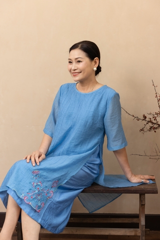 M Collection | Váy Đầm Trung Niên Tặng Mẹ Phom A Hai Lớp Cổ Tròn Tay Lỡ Chất Liệu Xốp Hàn Thêu Hoạ Tiết - D12311LW01