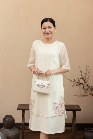 M Collection | Váy Đầm Trung Niên Tặng Mẹ Phom A Hai Lớp Cổ Tròn Tay Lỡ Chất Liệu Xốp Hàn Thêu Hoạ Tiết - D12311LW01