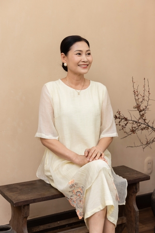 M Collection | Váy Đầm Trung Niên Tặng Mẹ Phom A Hai Lớp Cổ Tròn Tay Lỡ Chất Liệu Xốp Hàn Thêu Hoạ Tiết - D12311LW01