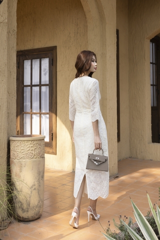 SWANLAKE | Váy Đầm Nữ Phối Ren Hoa Cao Cấp Cổ Tròn Tay Lỡ Chiết Eo Xẻ Tà Tiệc Sang Trọng D13395LW01