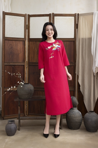 SWANLAKE | Váy Đầm Nữ Suông Vải Linen Thêu Hoa Cổ Tròn Tay Lỡ Có Túi Công Sở Thanh Lịch D13239LW01