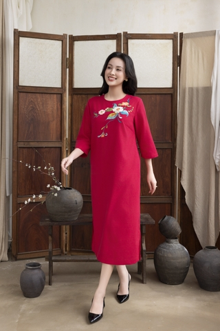 SWANLAKE | Váy Đầm Nữ Suông Vải Linen Thêu Hoa Cổ Tròn Tay Lỡ Có Túi Công Sở Thanh Lịch D13239LW01