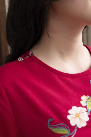 SWANLAKE | Váy Đầm Nữ Suông Vải Linen Thêu Hoa Cổ Tròn Tay Lỡ Có Túi Công Sở Thanh Lịch D13239LW01