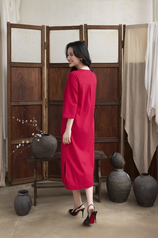 SWANLAKE | Váy Đầm Nữ Suông Vải Linen Thêu Hoa Cổ Tròn Tay Lỡ Có Túi Công Sở Thanh Lịch D13239LW01