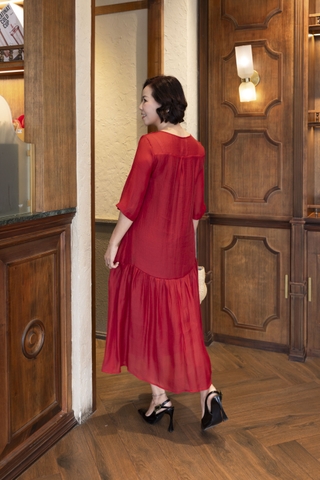 M COLLECTION | Váy Đầm Maxi Đuôi Cá Nữ Trung Niên Tặng Mẹ Tơ Lót Thun Thêu Hoa Tay Lỡ Cổ Trụ D13048LW01