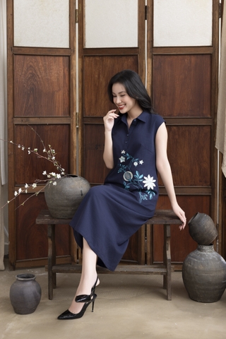 SWANLAKE | Váy Đầm Nữ Maxi Suông Sát Nách Cổ Sơ Mi Vải Linen Thêu Hoa Cao Cấp Đi Tiệc D13272LW01