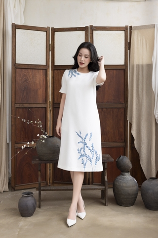 SWANLAKE | Váy Đầm Midi Suông Nữ Tay Bí Phồng Cổ Tròn Vải Lụa Dày Thêu Hoa Đi Tiệc Công Sở D13262LW01