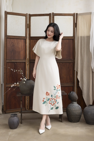SWANLAKE | Váy Đầm Nữ Cổ Tròn Vải Lụa Dày Thêu Hoa Nhấn Eo Tay Cánh Dơi Sang Trọng Đi Tiệc D13250LW01