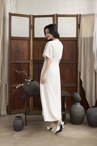 SWANLAKE | Váy Đầm Nữ Cổ Tròn Vải Lụa Dày Thêu Hoa Nhấn Eo Tay Cánh Dơi Sang Trọng Đi Tiệc D13250LW01