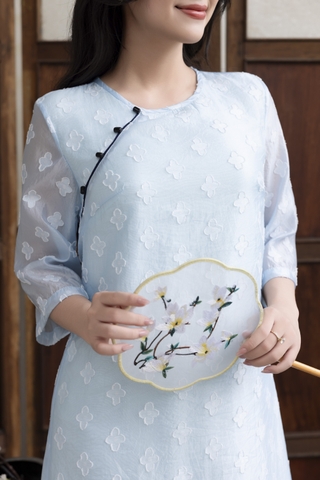 SWANLAKE | Váy Đầm Nữ Midi Cổ Tròn Tay Lỡ Vải Tơ Ép Hai Lớp Thêu Hoa Đính Nút Công Sở Tiệc D13237LW01