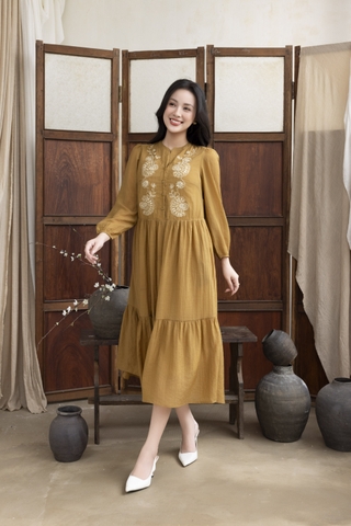 SWANLAKE | Váy Đầm Nữ Suông Đuôi Cá Vải Tơ Thêu Hoa Cao Cấp Tay Dài Cổ V Cài Nút Đi Tiệc D13281LW01