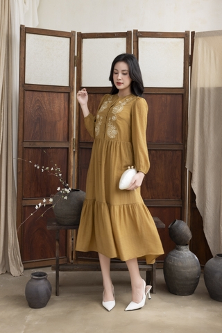 SWANLAKE | Váy Đầm Nữ Suông Đuôi Cá Vải Tơ Thêu Hoa Cao Cấp Tay Dài Cổ V Cài Nút Đi Tiệc D13281LW01