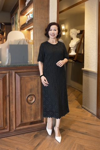 M COLLECTION | Váy Đầm Nữ Maxi Suông Trung Niên Tặng Mẹ Vải Lụa Dày Thêu Hoa Tay Lỡ Cổ Tròn D12841LW01