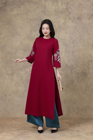 SWANLAKE | Áo Dài Cách Tân Nữ Phom Suông Cổ Tròn Chất Vải Linen Bột Thêu Hoa Tay Lỡ L13120LW01