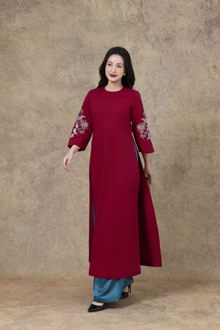 SWANLAKE | Áo Dài Cách Tân Nữ Phom Suông Cổ Tròn Chất Vải Linen Bột Thêu Hoa Tay Lỡ L13120LW01