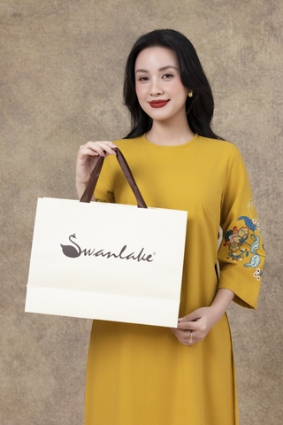 SWANLAKE | Áo Dài Cách Tân Nữ Phom Suông Cổ Tròn Chất Vải Linen Bột Thêu Hoa Tay Lỡ L13120LW01