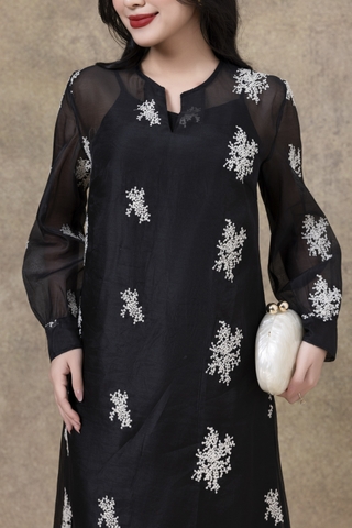 SWANLAKE | Váy Đầm Nữ Suông Maxi Vải Tơ Lót Lụa Thêu Hoa Cao Cấp Tay Dài Cổ Chữ V Đi Tiệc D13285LW01