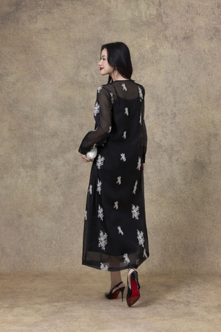 SWANLAKE | Váy Đầm Nữ Suông Maxi Vải Tơ Lót Lụa Thêu Hoa Cao Cấp Tay Dài Cổ Chữ V Đi Tiệc D13285LW01