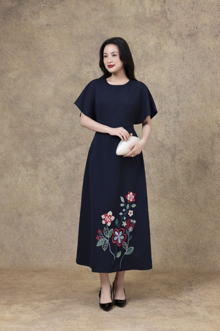 SWANLAKE | Váy Đầm Nữ Cổ Tròn Vải Lụa Dày Thêu Hoa Nhấn Eo Tay Cánh Dơi Sang Trọng Đi Tiệc D13250LW01