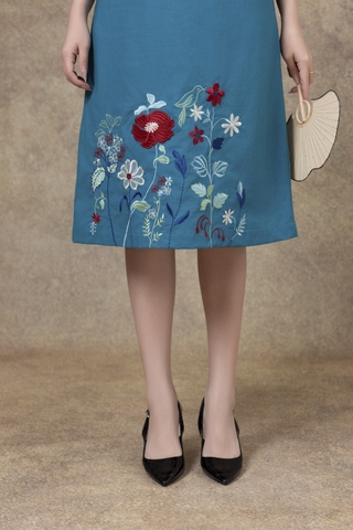 SWANLAKE | Váy Đầm Nữ Midi Suông Cổ Tròn Tay Lỡ Chất Vải Linen Thêu Hoa Cao Cấp Đi Tiệc D13228LW01