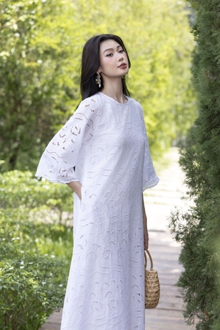 SWANLAKE | Váy Đầm Nữ Maxi Suông Vải Cotton Thêu Đục Lỗ Hè Cổ Tròn Tay Ren Lỡ Ống Loe Có Túi D12688LW01