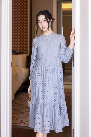 SWANLAKE | Váy Đầm Nữ Maxi Đuôi Cá Babydoll Cotton Thêu Đục Lỗ Trơn Cổ Trụ Cài Nút Tay Dài Hè D12394