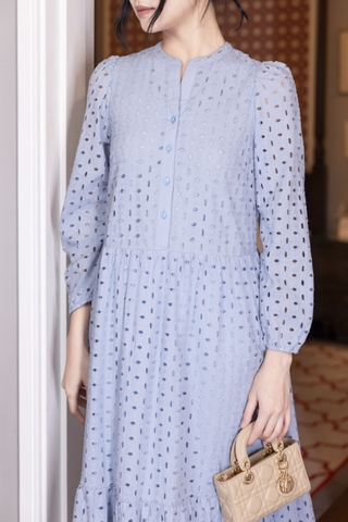 SWANLAKE | Váy Đầm Nữ Maxi Đuôi Cá Babydoll Cotton Thêu Đục Lỗ Trơn Cổ Trụ Cài Nút Tay Dài Hè D12394