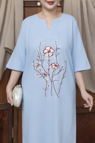 M COLLECTION | Váy Đầm Suông Nữ Trung Niên Tặng Mẹ Vải Linen Thêu Hoa Cổ Chữ V Tay Lỡ Có Túi D13234LW01