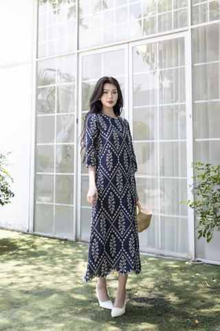 SWANLAKE | Váy Đầm Nữ Maxi Suông Vải Cotton Thêu Đục Lỗ Hè Cổ Tròn Tay Ren Lỡ Ống Loe Có Túi D12688LW01