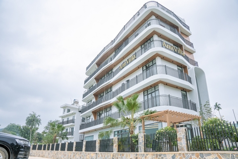 Nguyên nhà 5 tầng (5th floor Building)