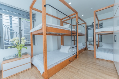 Phòng Tập Thể View Bể Bơi (Dorm Pool View)