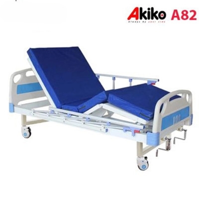 GIƯỜNG BỆNH NHÂN 2 TAY QUAY AKIKO A82 CÓ BÔ VÀ BÀN ĂN