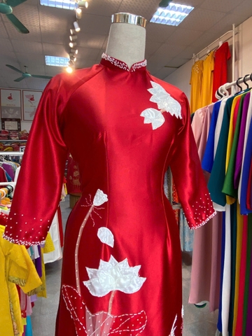 Áo dài lụa Ruby đính kết sen 1 chim màu đỏ/Áo dài Trung Đồng
