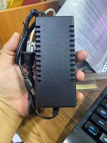 Sạc nhanh 3s 12.6V 2a chuyên sạc pin lithium hệ 3s 12v